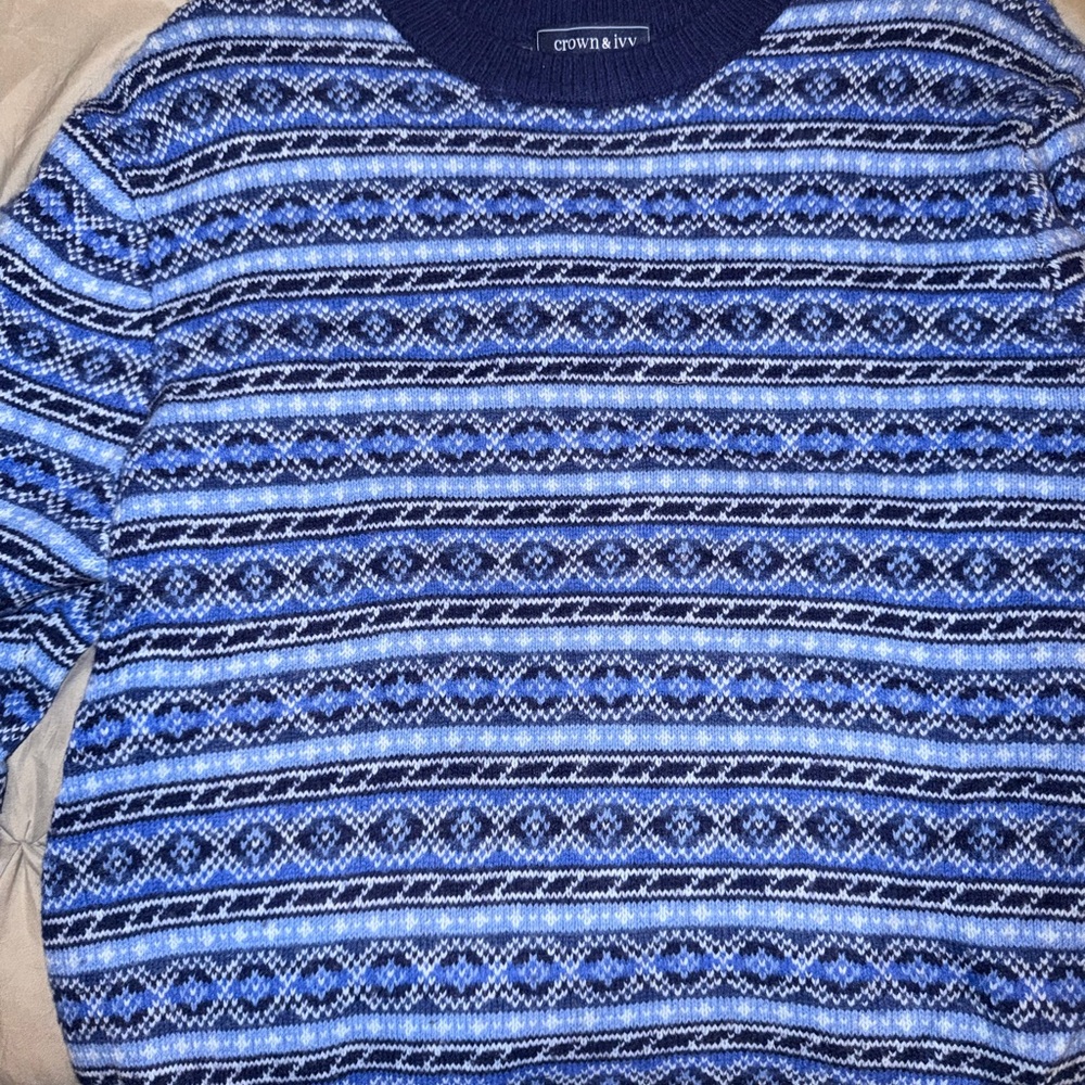Crown & Ivy Blue Geometric Crewneck Sweater